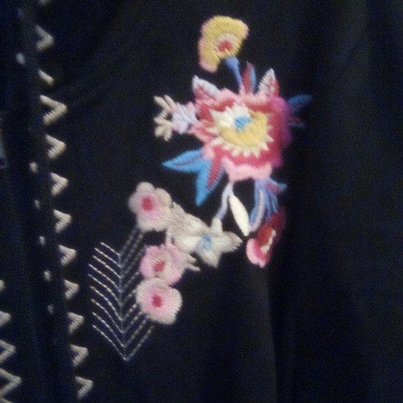 Solitaire Black Hoodie with Floral Embroidery Size L Bohemian - Picture 4 of 14